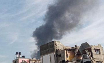 بالفيديو: غزة: حريق ببناية سكنية إثر قصف مسيرة لمولد كهرباء