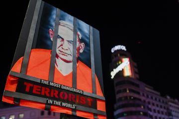 صديق نتنياهو الأقرب يكشف التحول الهستيري في شخصيته وسلوكه: انهيار أخلاقي يقود إسرائيل للخراب والدمار