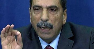 الطيراوي يفتح النار ويضع رسالة خطيرة أمام الرئيس عباس.. ماذا جاء فيها؟