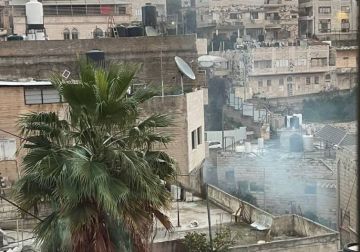 الاحتلال يفجر شقة سكنية ويعتقل ٤ مواطنين من نابلس