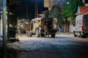 لليوم الثاني تواليا.. الاحتلال يواصل اقتحام بلدة حزما شمال شرق القدس المحتلة