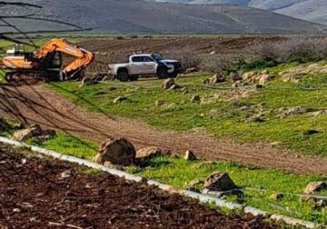 الاحتلال يقتحم منطقة عاطوف شرق طمون برفقة جرافات الاحتلال يقتحم منطقة عاطوف شرق طمون برفقة جرافات