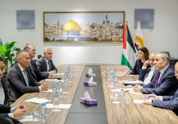 الشيخ يبحث مع ميلادينوف سبل الانتقال للمرحلة الثانية من خطة ترامب