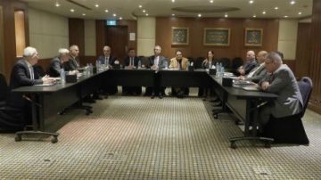 شعث يوقع بيان مهمة اللجنة الوطنية لإدارة غزة رسميا لأول مرة