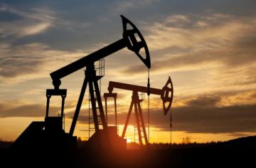 النفط يغلق على تراجع بعد أكبر خسارة سنوية منذ 2020 النفط يغلق على تراجع بعد أكبر خسارة سنوية منذ 2020