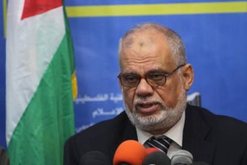 عضو مكتب سياسي في حماس ووزير أسبق.. من هو عطا الله أبو السبح؟