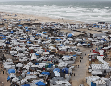 الغارديان: الخيام المقدمة للنازحين غير ملائمة لشتاء غزة الغارديان: الخيام المقدمة للنازحين غير ملائمة لشتاء غزة