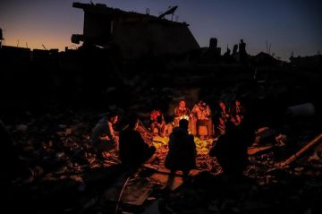 الثوابتة: 127 ألف خيمة غير صالحة والنازحون يواجهون البرد بلا أغطية الثوابتة: 127 ألف خيمة غير صالحة والنازحون يواجهون البرد بلا أغطية