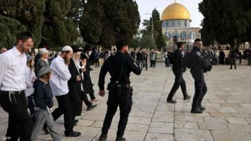 مستوطنون يواصلون اقتحام المسجد الأقصى