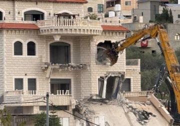 الاحتلال يهدم منزلا في شقبا غرب رام الله