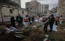 بالفيديو غزة: انتشال 37 جثمانا لشهداء من حي الدرج وسط المدينة