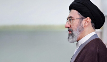 إعلام رسمي: أمين المجلس الأعلى للأمن القومي الإيراني يلتقي بخامنئي إعلام رسمي: أمين المجلس الأعلى للأمن القومي الإيراني يلتقي بخامنئي