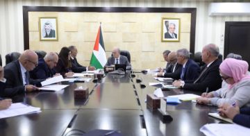 رئيس الوزراء يترأس اجتماع لجنة القدس الوزارية الدائمة رئيس الوزراء يترأس اجتماع لجنة القدس الوزارية الدائمة