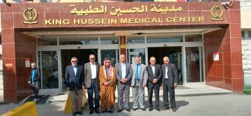 وفد من الهيئات الثقافية في محافظة البلقاء يزور مصابي حادثة كنيسة حمود في الكرك في المدينة الطبية وفد من الهيئات الثقافية في محافظة البلقاء يزور مصابي حادثة كنيسة حمود في الكرك في المدينة الطبية