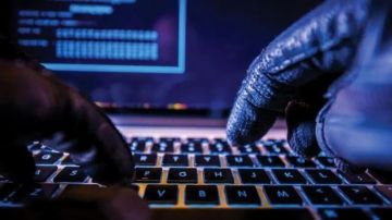 بعد ألف هجوم إلكتروني .. إسبانيا تعتقل قائد مجموعة قرصنة عمره 16 عاما بعد ألف هجوم إلكتروني .. إسبانيا تعتقل قائد مجموعة قرصنة عمره 16 عاما