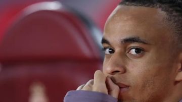 الاتحاد الأوروبي يوقف إيثان مبابي لمدة 3 مباريات الاتحاد الأوروبي يوقف إيثان مبابي لمدة 3 مباريات