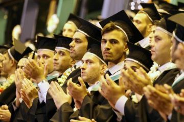 خريجو غزة في مهب تداعيات الحرب.. فرص تتلاشى وكفاءات مهددة بالضياع خريجو غزة في مهب تداعيات الحرب.. فرص تتلاشى وكفاءات مهددة بالضياع