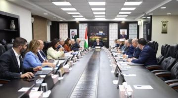مجلس الوزراء يصادق على زيادة كميات الأدوية ويوجه لدراسة مطالب نقابة النقل ويبحث تطورات الأوضاع السياسية والإنسانية مجلس الوزراء يصادق على زيادة كميات الأدوية ويوجه لدراسة مطالب نقابة النقل ويبحث تطورات الأوضاع السياسية والإنسانية