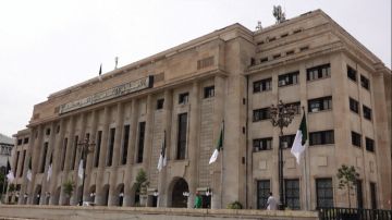 مجلس النواب الجزائري يصوت لتوسيع حكم الإعدام لمضرمي حرائق الغابات مجلس النواب الجزائري يصوت لتوسيع حكم الإعدام لمضرمي حرائق الغابات