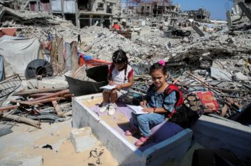 التربية: استشهاد 10 طلبة ومعلم خلال 6 أيام في قطاع غزة التربية: استشهاد 10 طلبة ومعلم خلال 6 أيام في قطاع غزة