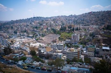 الخميس .. أجواء خريفية لطيفة وزخات مطرية خفيفة الخميس .. أجواء خريفية لطيفة وزخات مطرية خفيفة