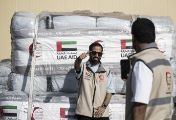 هآرتس: نتنياهو يسمح للإمارات بالعمل في فقاعة بغزة رغم عدم نزع سلاح حماس هآرتس: نتنياهو يسمح للإمارات بالعمل في فقاعة بغزة رغم عدم نزع سلاح حماس