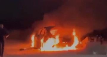 بالفيديو مستوطنون يهاجمون منازل المواطنين ويحرقون مركبات في السموع ويطا بالفيديو مستوطنون يهاجمون منازل المواطنين ويحرقون مركبات في السموع ويطا