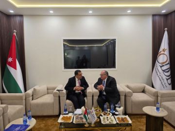 جامعة البترا و جودبي تبحثان سبل تعزيز التعاون المشترك خلال معرض سوفكس 2026 جامعة البترا و جودبي تبحثان سبل تعزيز التعاون المشترك خلال معرض سوفكس 2026