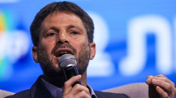 سموتريتش يوجه رسالة لولي العهد السعودي ويضع شروطا قبل أي مساعدة إسرائيلية للمملكة ضد الحوثيين سموتريتش يوجه رسالة لولي العهد السعودي ويضع شروطا قبل أي مساعدة إسرائيلية للمملكة ضد الحوثيين