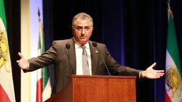رضا بهلوي: هجوم مطار الملك خالد يؤكد أن النظام الإيراني لا يسعى للسلام رضا بهلوي: هجوم مطار الملك خالد يؤكد أن النظام الإيراني لا يسعى للسلام