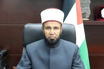 بعد جدل المسبحة بالماء.. وزير الأوقاف الفلسطيني يقدم استقالته بعد جدل المسبحة بالماء.. وزير الأوقاف الفلسطيني يقدم استقالته