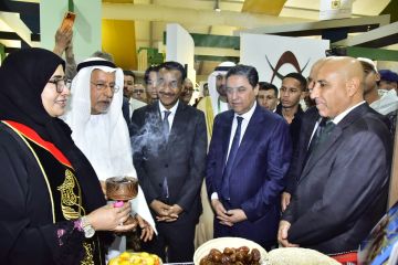 افتتاح الملتقى الدولي الخامس عشر للتمر بأرفود بشراكة إماراتية افتتاح الملتقى الدولي الخامس عشر للتمر بأرفود بشراكة إماراتية
