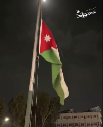 تنكيس الأعلام في الأردن حدادا على شهداء كنيسة الكرك تنكيس الأعلام في الأردن حدادا على شهداء كنيسة الكرك