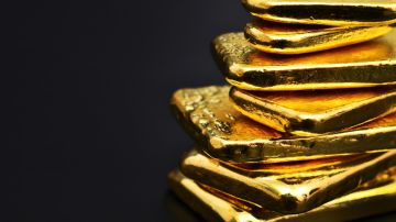 الذهب يتعافى قليلا من أدنى مستوى في شهرين الذهب يتعافى قليلا من أدنى مستوى في شهرين