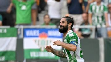 إيسكو يضع ريال بيتيس ثالثا أمام ريال مدريد في الدوري الإسباني