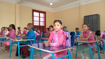 الجزائر تمنع المناهج الفرنسية وتفرض العربية الجزائر تمنع المناهج الفرنسية وتفرض العربية