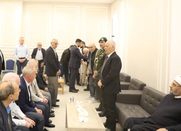 العيسوي ينقل تعازي الملك وولي العهد بوفاة الوزير الأسبق شاهر الأسكر العيسوي ينقل تعازي الملك وولي العهد بوفاة الوزير الأسبق شاهر الأسكر
