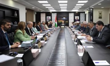 الحكومة الفلسطينية تؤكد تفاعلها مع مطالب قطاع النقل