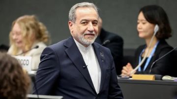 طلب استجواب عراقجي .. اتهام بلقاء مسؤولين أميركيين دون إذن المرشد طلب استجواب عراقجي .. اتهام بلقاء مسؤولين أميركيين دون إذن المرشد