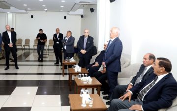 مندوبا عن الملك وولي العهد .. العيسوي يعزي باستشهاد الدكتور محمد القسوس مندوبا عن الملك وولي العهد .. العيسوي يعزي باستشهاد الدكتور محمد القسوس