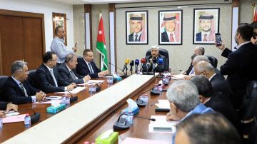 البيئة النيابية تبحث إزالة الأشجار من أرصفة عمان البيئة النيابية تبحث إزالة الأشجار من أرصفة عمان
