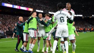 فليك يبرر خسارة الكلاسيكو ومورينيو يحذر لاعبي ريال مدريد من الغرور
