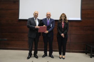 إنجاز وطني بمعايير عالمية .. الشرق الأوسط تعزز حضور الأردن على خارطة التميز باعتمادية AACSB وFIBAA إنجاز وطني بمعايير عالمية .. الشرق الأوسط تعزز حضور الأردن على خارطة التميز باعتمادية AACSB وFIBAA