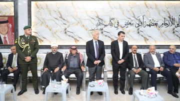 مندوبا عن الملك وولي العهد .. العيسوي يعزي المساندة والمهيرات والسواعير والزريقات مندوبا عن الملك وولي العهد .. العيسوي يعزي المساندة والمهيرات والسواعير والزريقات