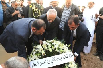 العيسوي يشارك في تشييع جثمان البرقاوي وينقل تعازي الملك وولي العهد لذويه العيسوي يشارك في تشييع جثمان البرقاوي وينقل تعازي الملك وولي العهد لذويه