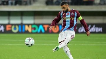 صلاح يقود طرابزون لفوز كبير في المؤتمر الأوروبي صلاح يقود طرابزون لفوز كبير في المؤتمر الأوروبي