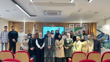 كلية الصيدلة في جامعة الزيتونة الأردنية تنظم محاضرة حول التطوير المهني المستمر ومتطلبات تجديد مزاولة المهنة