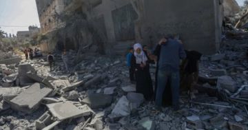 شهيدان ومصابون في قصف الاحتلال مركبة بمدينة غزة شهيدان ومصابون في قصف الاحتلال مركبة بمدينة غزة