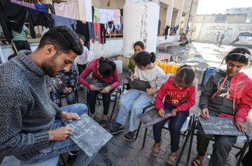 حماس تشيد بدور المعلم الفلسطيني وتدعو إلى دعم التعليم وتجريم انتهاكات الاحتلال