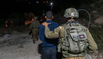بالأسماء.. الاحتلال يعتقل 5 فلسطينيين بينهم أب ونجلاه بالضفة بالأسماء.. الاحتلال يعتقل 5 فلسطينيين بينهم أب ونجلاه بالضفة